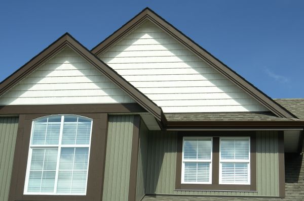 Cost of Vertical Vinyl Siding Repair in West Chester